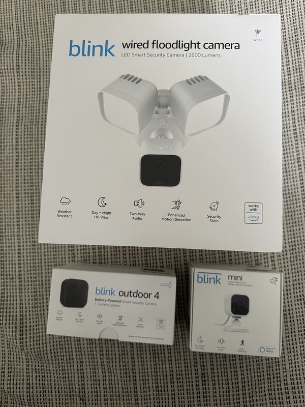 Blink Wired Floodlight Outdoor Smart Security Camera White NEW SEALED