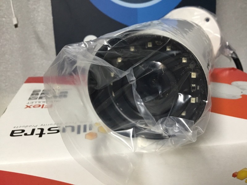 illustra Flex IFS03B1ONWIT Security Network Color Camera W/ 3MP 2.8-12mm IR NEW! gallery