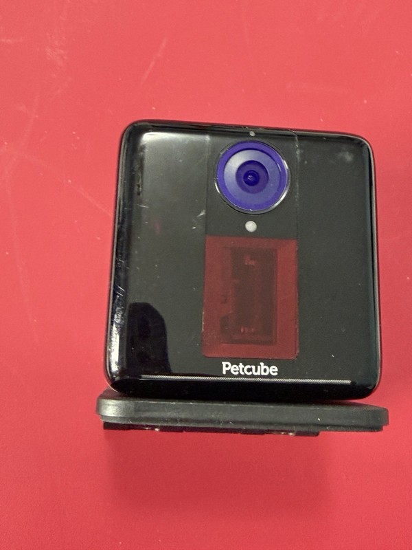 Petcube Play Indoor 1080p Wi-Fi Pet Camera with Built-In Laser Toy Matte Silver