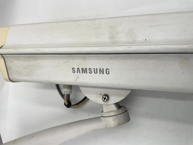 Samsung SCB-3001 WDR Day & Night Security Camera 650 TVL with SHB-4200H Housing gallery