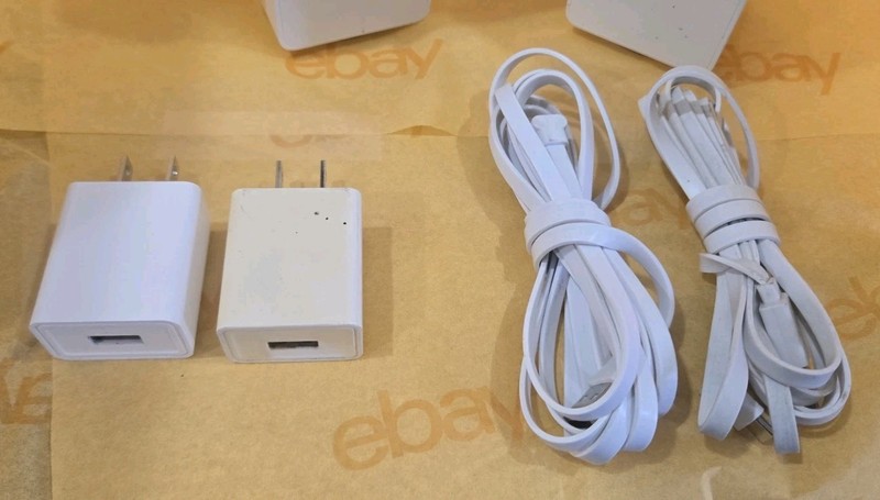 Wyze Cam v3 Indoor/Outdoor Security Camera Lot of 2 — With Power Adapters (3d2) gallery