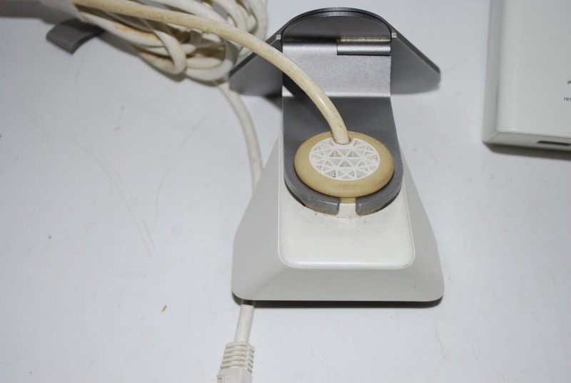Xfinity SCHC2AEW Home Security Camera XCAM2 White Used Works Yellowed Cord gallery