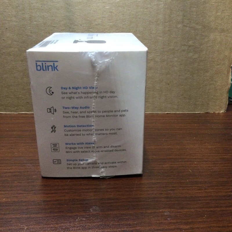 Blink Mini Camera BCM00300UB Indoor Plug In Hd Smart Security *Sealed gallery