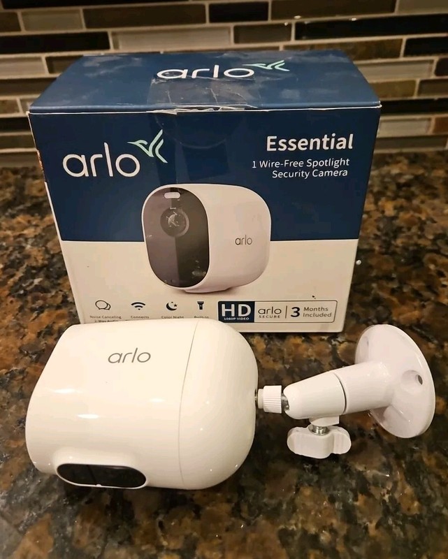 Arlo Essential VMC2030 Spotlight Single Wireless Indoor/Outdoor Camera