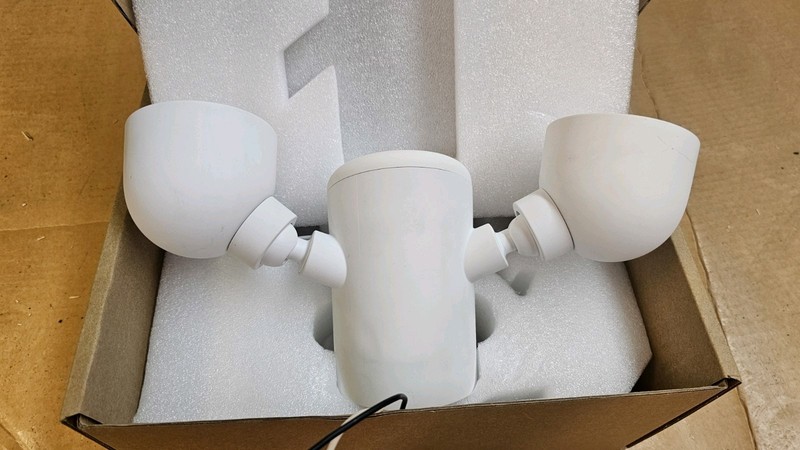 GOOGLE NEST *FLOODLIGHT, SEAL AND PLASTIC BASE ONLY* GPLE9 SECURITY CAMERA -NEW- gallery