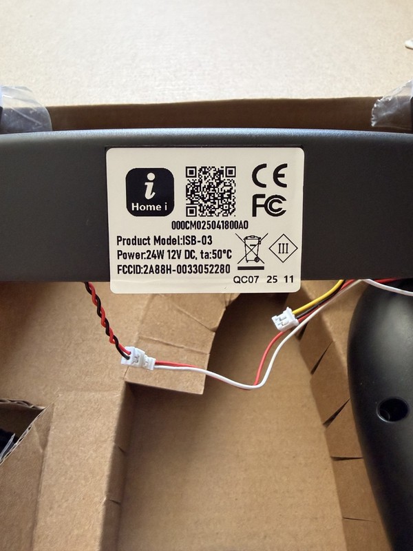 Smart Home Flood Light With 2-Way Speakers, WiFi Amp, 1080P Video gallery