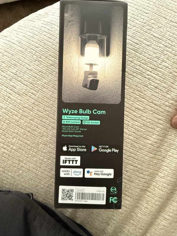 Wyze Bulb Cam 2K Smart Security Camera LED Light Bulb WiFi Color Night Vision gallery