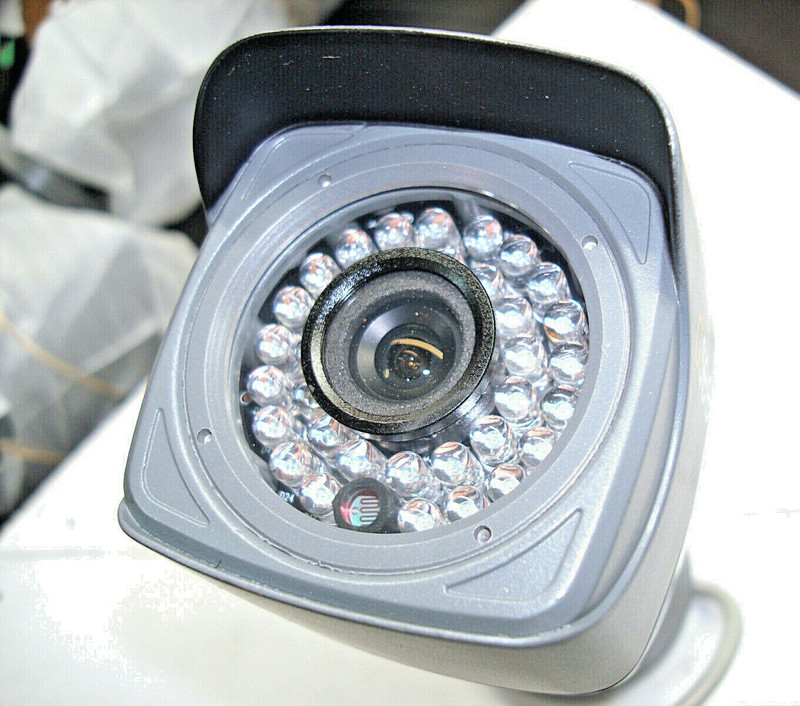 Q-See Security Camera QD6508B-4H w/ 36 LEDs & 60 ft. BNC Cable gallery
