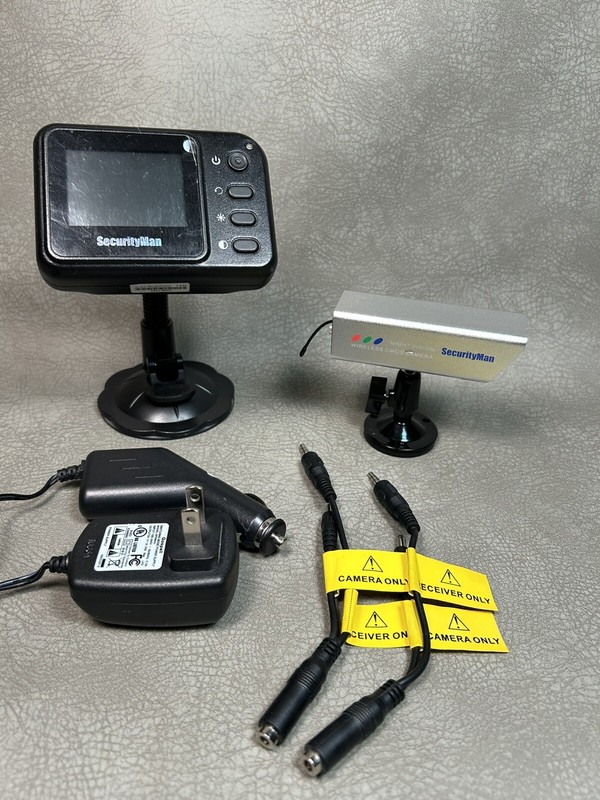 Securityman Night Vision Wireless CMOS Camera and Monitor
