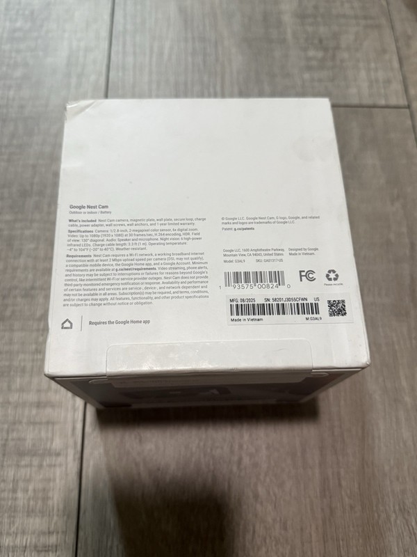 Google Nest Cam Outdoor or Indoor, Battery - 2nd Generation - 1 Pack gallery
