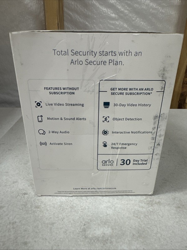Arlo Outdoor Smart Hardwired Floodlight 2K HDR Security Camera gallery