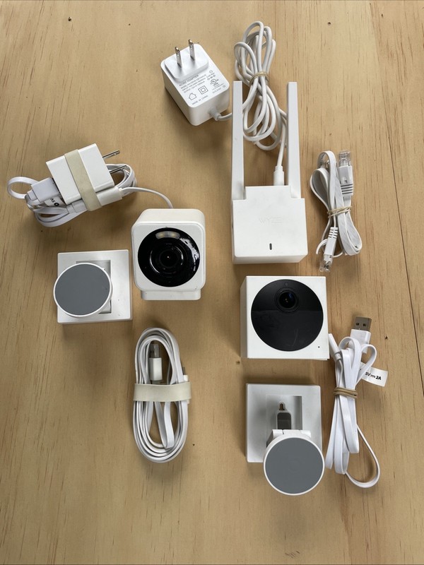 Wyze Outdoor Security Bundle Cam V2 & V4, Base Station Model WVODB1 in White