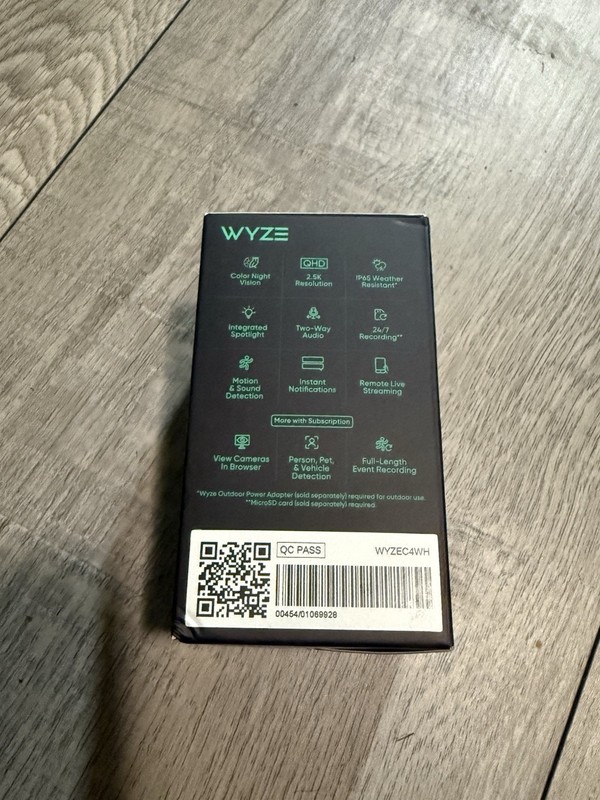 Wyze Cam v4 - 2.5K QHD Indoor/Outdoor WiFi Smart Security Camera gallery