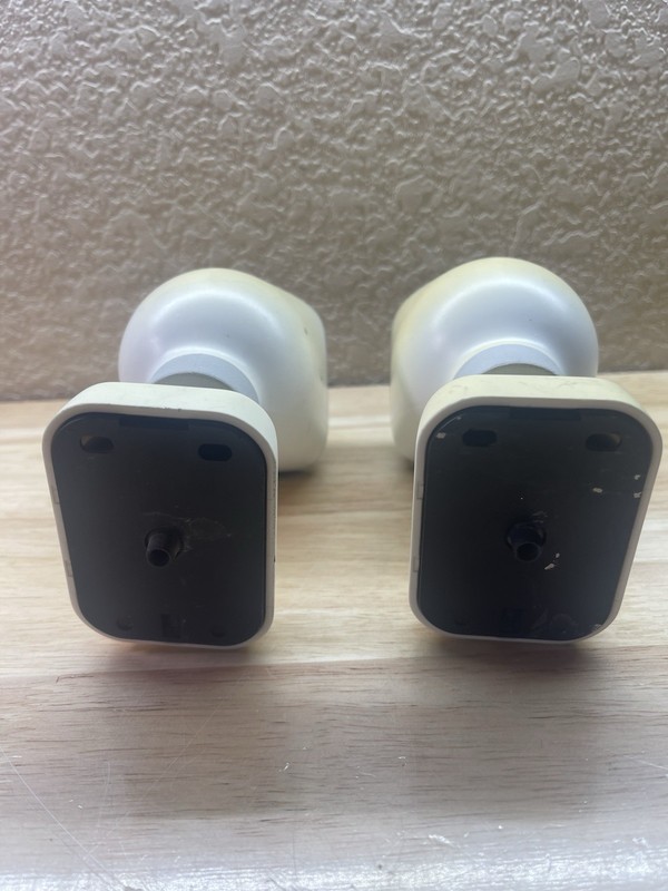 (2) Vivint Outdoor Security camera pro Gen 1 - VS-ODC300-WHT - Used gallery