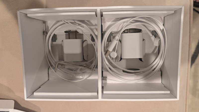 Google Nest Security Indoor Outdoor Cameras (Snow) 2-Pack with box gallery