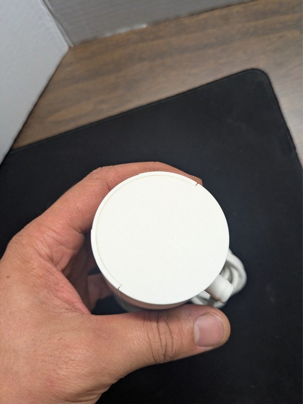 Ring 5UM7E5 Stick Up Cam Security Camera 3rd Gen White w/ Mount Plate No Battery gallery