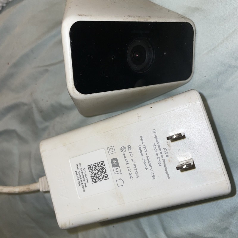XFinity Security Camera SCHC2AEW White Indoor/Outdoor with Power Adaptor & Box gallery