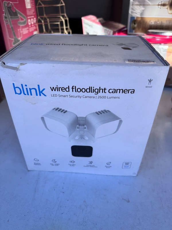 NEW Blink Outdoor Wired Floodlight Security Camera HD video 2-way audio – WHITE