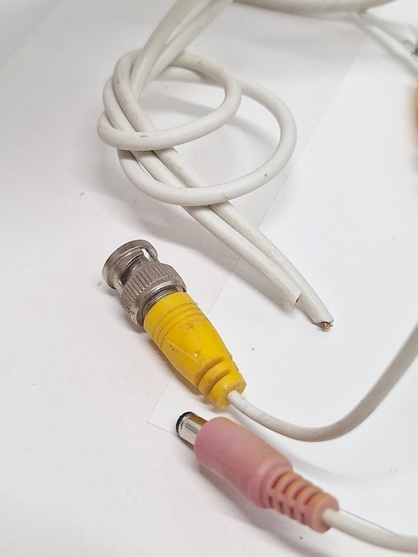 4 LaView Security Cameras LV-CBA2963 Cables and Splitter gallery