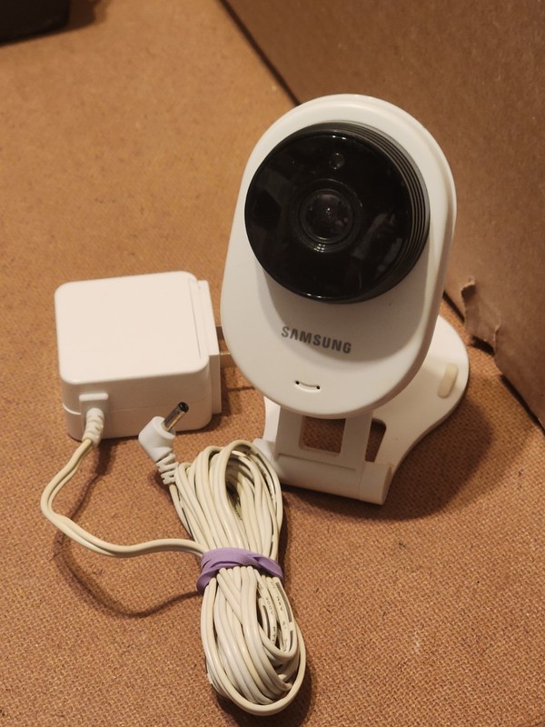 Samsung Smart Cam 1080p HD SNH-E6413BN White Night Vision Wi-Fi Security Camera gallery