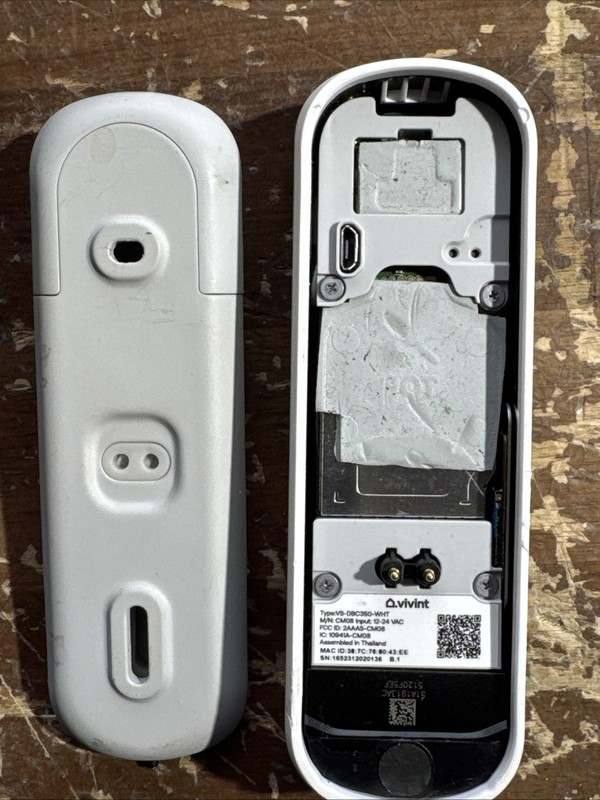 Vivint Gen 2 Doorbell Camera Pro (VS-DBC350-WHT) gallery