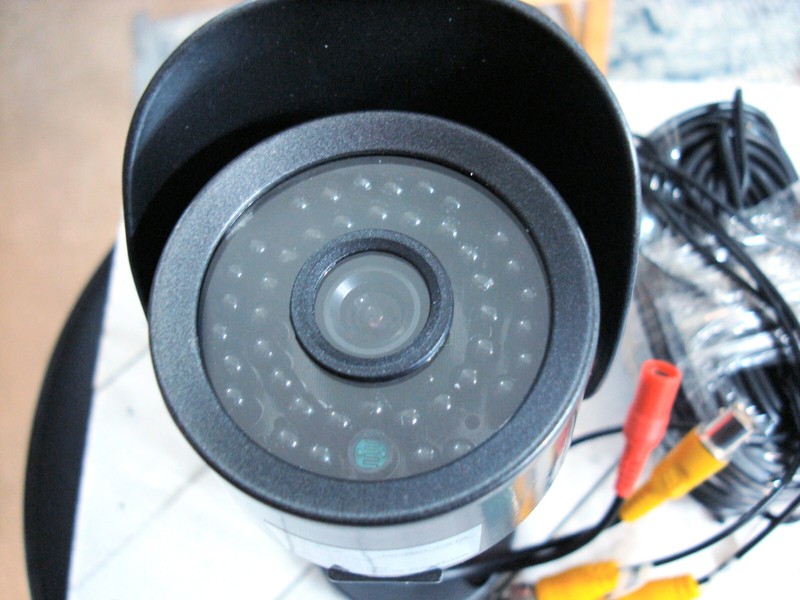 Sannce C81A Metal Security Camera + Night Vision + 60 ft. BNC Cable gallery
