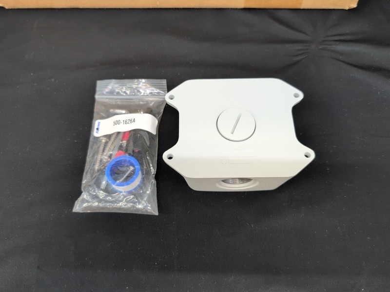 Pelco Sarix Pro 4 Series 3MP Surveillance Camera White SRXP4-3V40-EBT-IR gallery