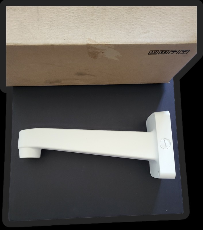 Hanwha Techwin Wall Mount, SBP-390WMW2 White
