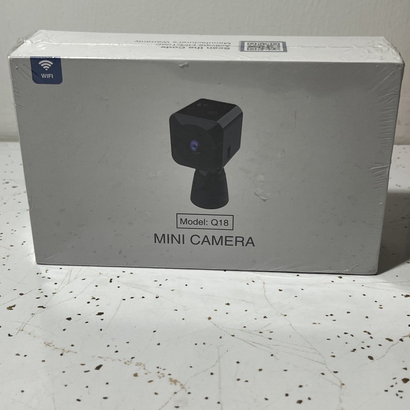 MINI CAMERA Model Q18 Indoor Plug In HD Smart Night Vision Black New Sealed C