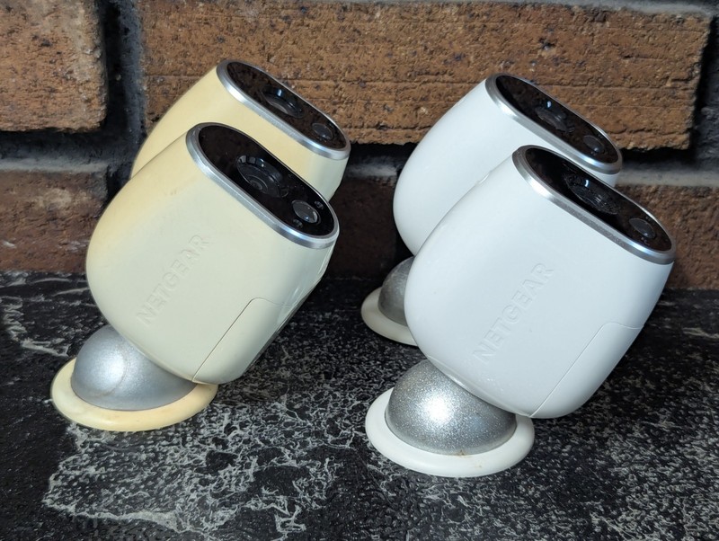 LOT OF 4 Netgear Arlo VMC3030 Wireless In/Outdoor Security Cameras W/ Mounts