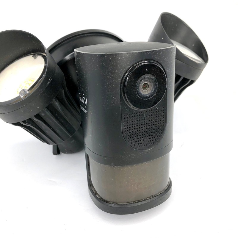 Eufy T8422 Security Floodlight Cam E 2K - Black gallery