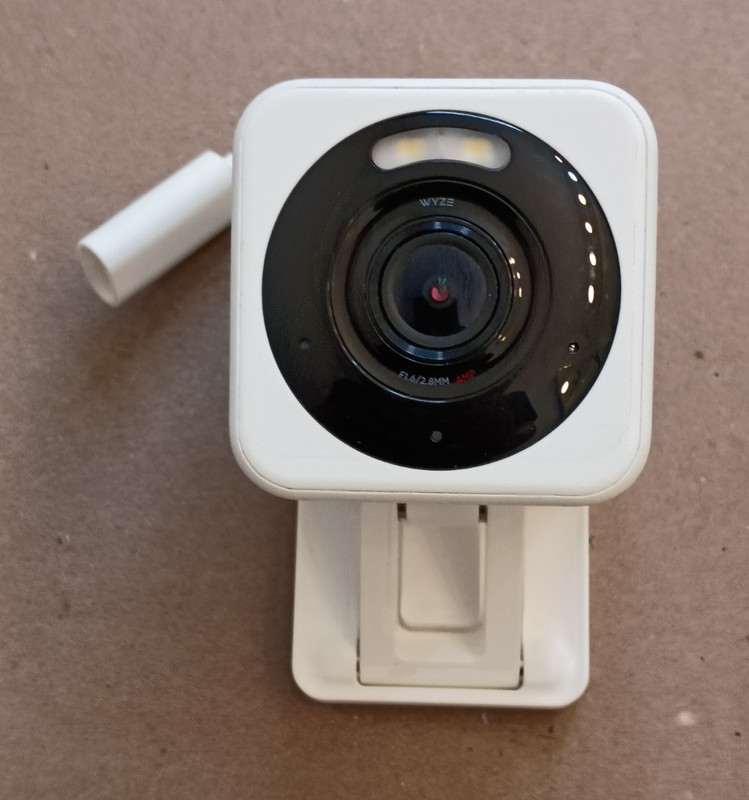 WYZE Cam v4 2.5K Camera with USB Cable and Power Adapter gallery