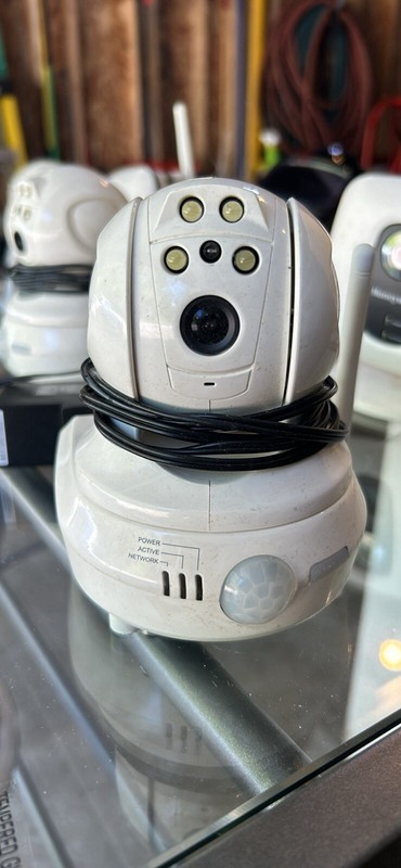 LOT Of 5 Honeywell Ademco IPCAM-PT Compact Pan and Tilt IP Camera Plus 2 Static