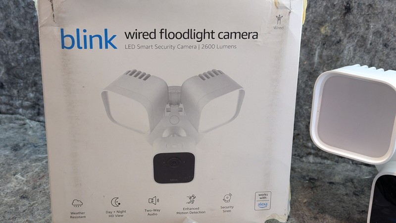 ✅ PARTS/REPAIR* Blink Wired Floodlight (2600 Lumens) Camera ❌Locked Registered❌ gallery