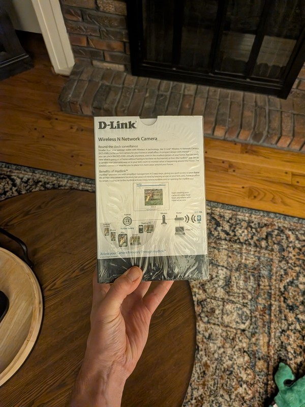 D-Link Wireless N Network Camera: Model DCS-930L, Cloud Remote, Wi-Fi (New) gallery