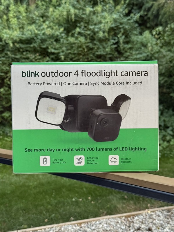 NEW Blink Outdoor 4 Floodlight Camera Wireless smart Security Camera 700 lumens