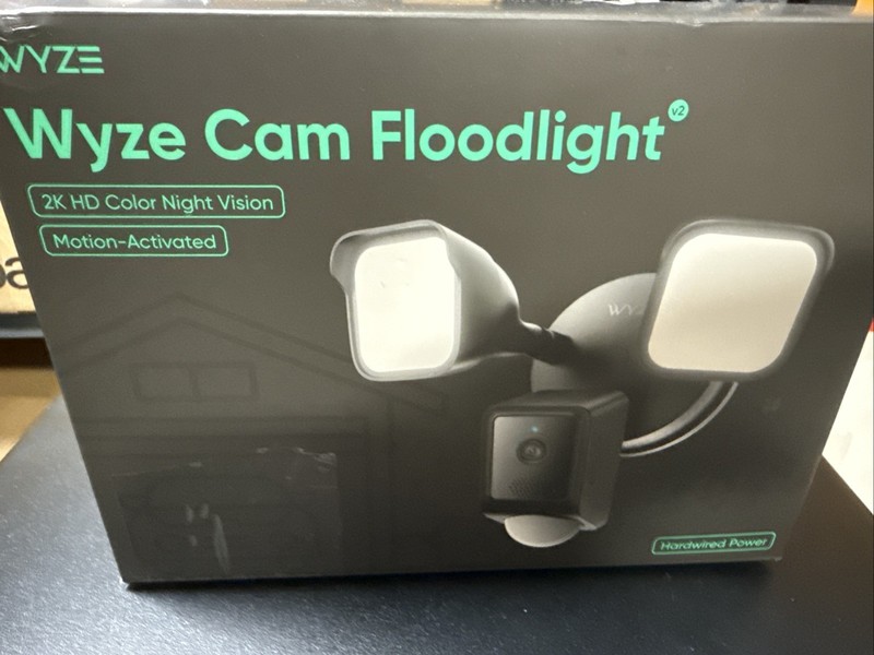 Wyze Cam Floodlight V2 Home Security Camera with 2K Video, Color Night Vision
