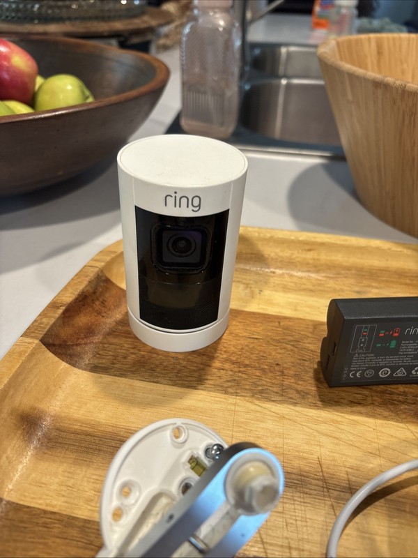 Ring Spotlight Cam Battery Outdoor Security Camera, White gallery