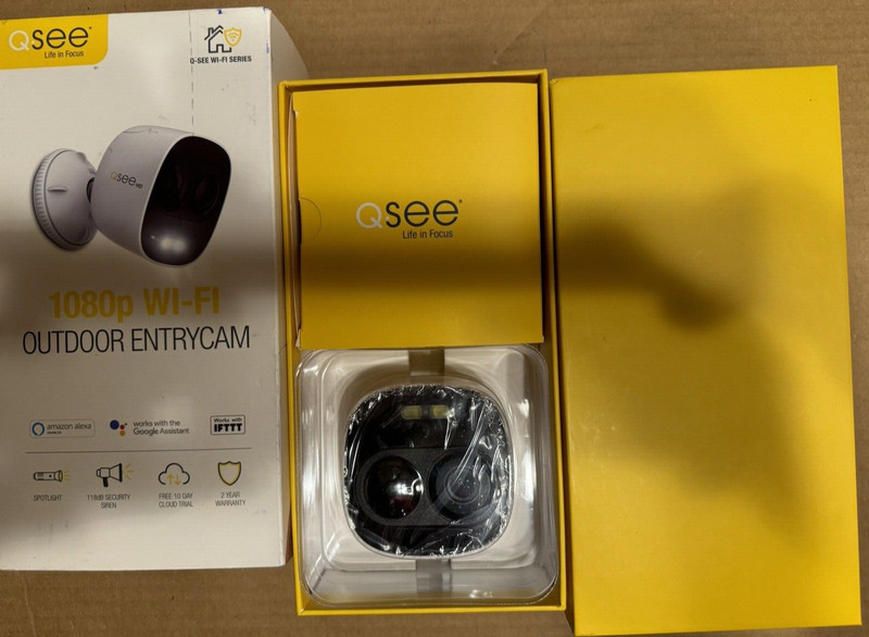 Q-See QCW2MPSL 1080p Wi-Fi Spotlight Siren Outdoor Entrycam Camera gallery