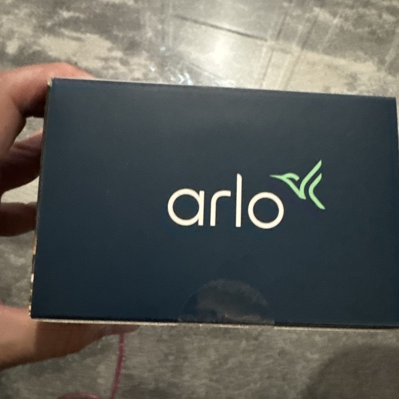 Arlo Essential VMC2032 1080p Indoor/Outdoor Wireless Spotlight Camera New sealed gallery