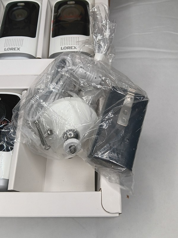 (SET OF 4) LOREX U471AA-Z Add-On 2K Smart Deterrence/+ LOREX 2K QHD H871T6-Z gallery