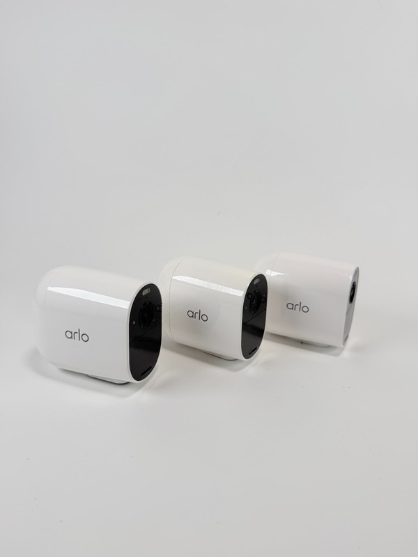 Netgear ARLO Essential VMC2030 Spotlight WiFi Indoor/Outdoor Lot of 3!!! gallery