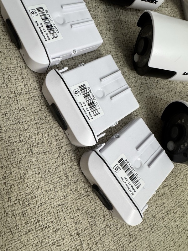 Lorex LWB3801-C HD 1080p Wire-Free Security Camera LOT OF 5 +Power Packs gallery