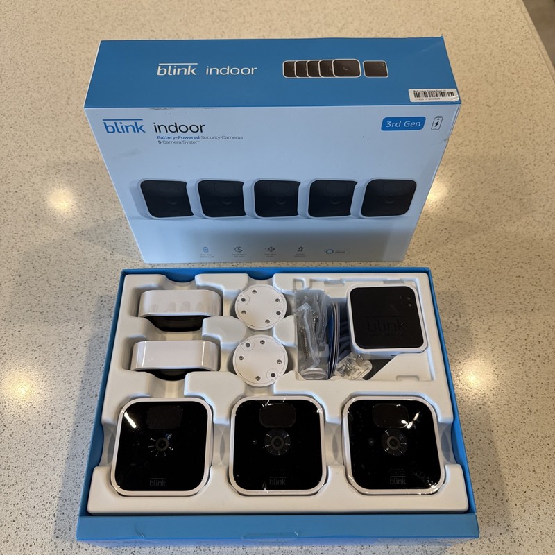 ⭐️ Blink White & black 3rd Gen Home Security 5 Cameras HD & Sync Module Wireless