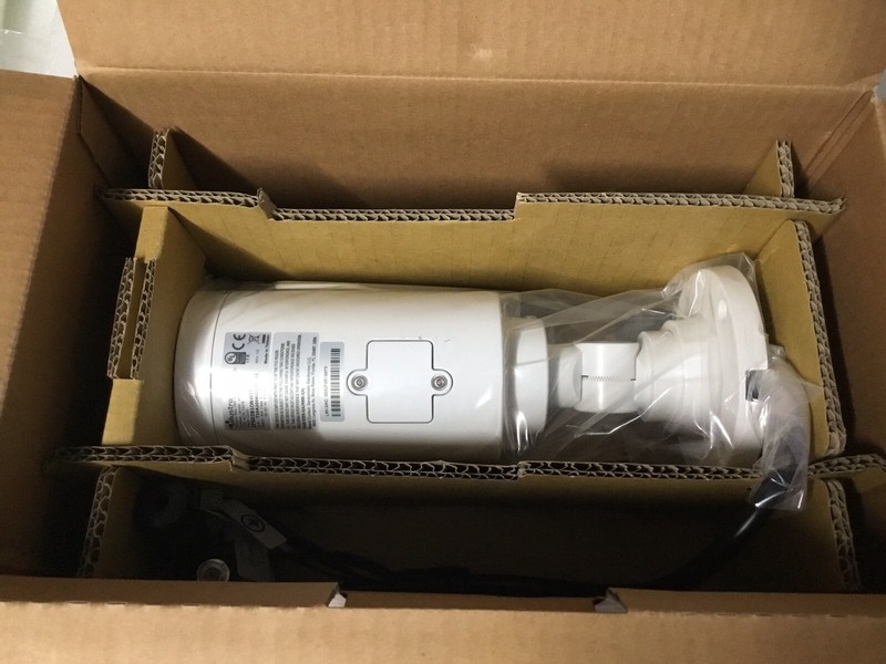 illustra Flex IFS03B1ONWIT Security Network Color Camera W/ 3MP 2.8-12mm IR NEW! gallery