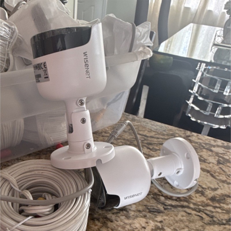 Wisenet Bullet CCTV Outdoor Wired Security Cameras 2-Pack Weatherproof White