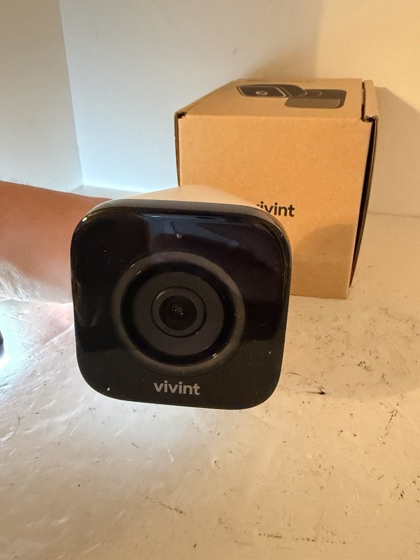 Vivint Outdoor Camera Pro Gen 1 VS-ODC350-WHT FHD 1080p Cube Camera White gallery