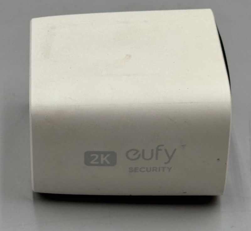 Eufy C210 Solar Security Camera Good Condition White gallery