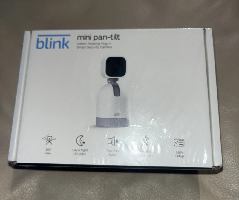 Blink Mini Pan-Tilt Camera Rotating Indoor Plug-in Smart Security Camera White