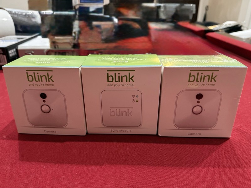 Blink Sync BCM00100U HD Video Wireless Security Cameras + Sync Module Bsm00200u gallery